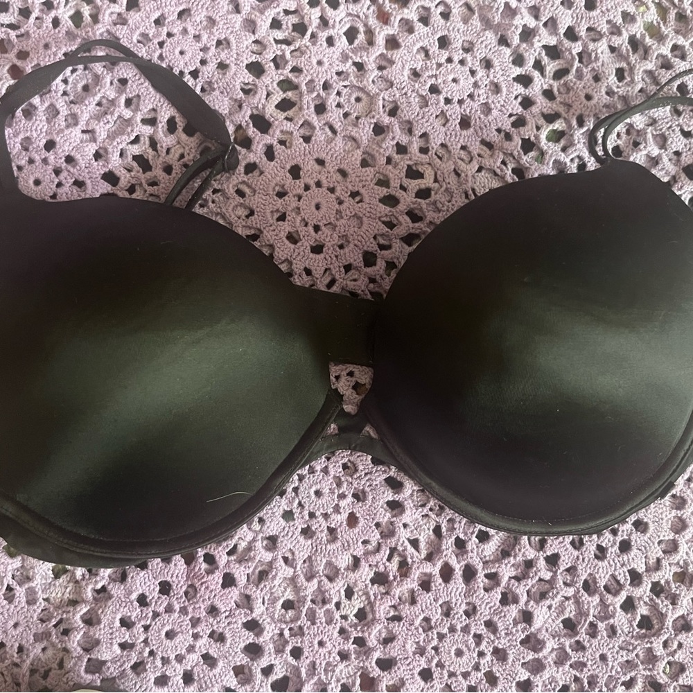 40 DD Victoria’s Secret bra